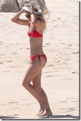 Maria-Sharapova-in-Red-Bikini-280329 (10)