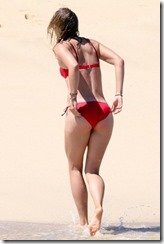 Maria-Sharapova-in-Red-Bikini-280329 (9)